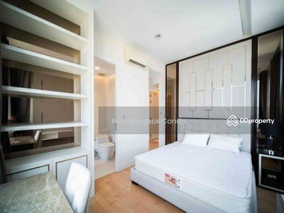 EQUINOX Paholyothin-Viphavadee, Bangkok, Thailand EQUINOX Paholyothin-Viphavadee, Bangkok, Thailand