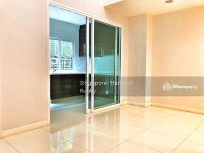 Townhouse Asoke, Bangkok, Thailand Townhouse Asoke, Bangkok, Thailand