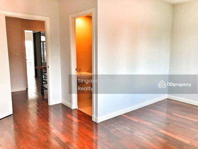 Townhouse Asoke, Bangkok, Thailand Townhouse Asoke, Bangkok, Thailand