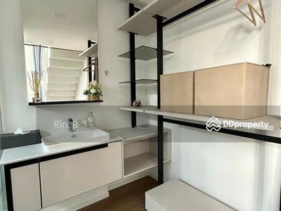 VIVE Rama 9, Bangkok, Thailand VIVE Rama 9, Bangkok, Thailand