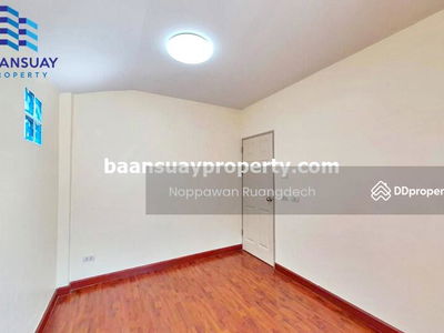 For rent, 3-story townhome, corner unit, Bangkoknon Road. Near the Purple Line, Tiwanon Intersection Station, Nonthaburi, Thailand For rent, 3-story townhome, corner unit, Bangkoknon Road. Near the Purple Line, Tiwanon Intersection Station, Nonthaburi, Thailand