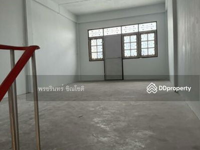 Commercial building near MRT Rama 9, Bangkok, Thailand Commercial building near MRT Rama 9, Bangkok, Thailand