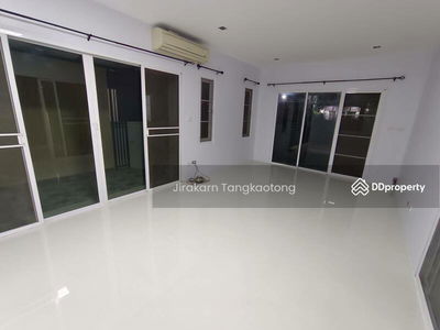 S-Gate Premium Kanchanpisek, Nonthaburi, Thailand S-Gate Premium Kanchanpisek, Nonthaburi, Thailand