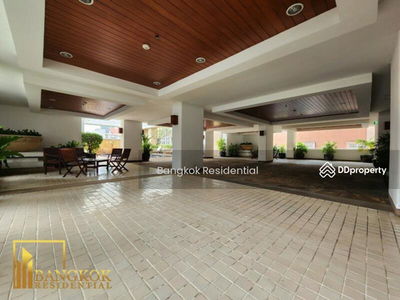 Langsuan Ville, Bangkok, Thailand Langsuan Ville, Bangkok, Thailand