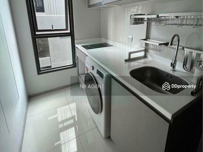 Life Asoke-Rama 9, Bangkok, Thailand Life Asoke-Rama 9, Bangkok, Thailand