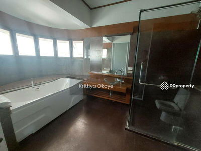 10110, Bangkok, Thailand 10110, Bangkok, Thailand