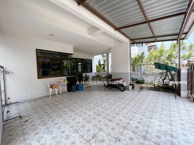 House for rent in Sriracha, Golden Town Project, Wang Hin-Taeng-on, Sriracha., Chon Buri, Thailand House for rent in Sriracha, Golden Town Project, Wang Hin-Taeng-on, Sriracha., Chon Buri, Thailand