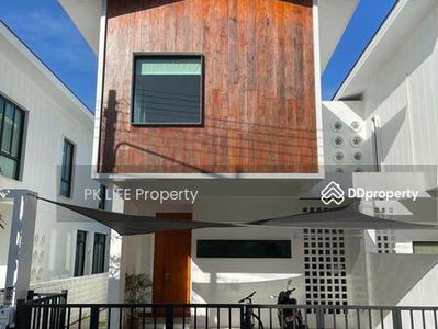 Housing in Ban Chalong, Thailand Housing in Ban Chalong, Thailand