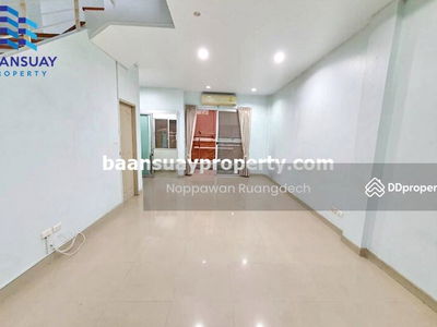 For rent, 3-story townhome with 5 air conditioners, Kaset-Nawamin Road, near Avenue Mall, Bangkok., Thailand For rent, 3-story townhome with 5 air conditioners, Kaset-Nawamin Road, near Avenue Mall, Bangkok., Thailand