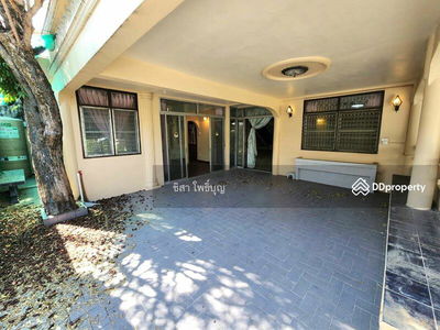 Moobaan Seri 4 Rama 9, Bangkok, Thailand Moobaan Seri 4 Rama 9, Bangkok, Thailand