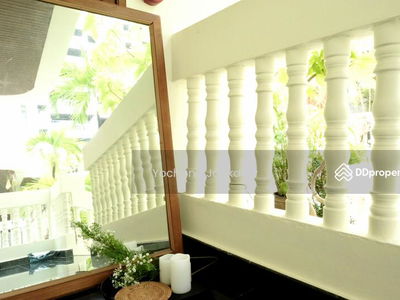 Large 5-Br Townhouse near BTS Chong Nonsi, Bangkok, Thailand Large 5-Br Townhouse near BTS Chong Nonsi, Bangkok, Thailand