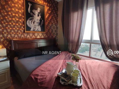 Ivy River, Bangkok, Thailand Ivy River, Bangkok, Thailand