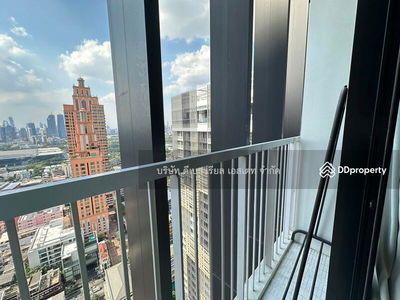 Park Origin Phrom Phong, Bangkok, Thailand Park Origin Phrom Phong, Bangkok, Thailand