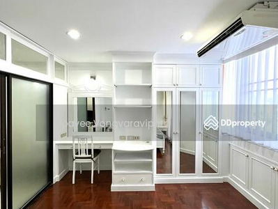 Supalai Place Sukhumvit 39, Bangkok, Thailand Supalai Place Sukhumvit 39, Bangkok, Thailand