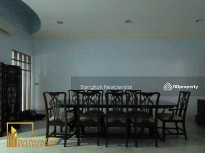 Townhouse in Compound, Bangkok, Thailand Townhouse in Compound, Bangkok, Thailand