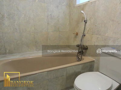 Townhouse in Compound, Bangkok, Thailand Townhouse in Compound, Bangkok, Thailand