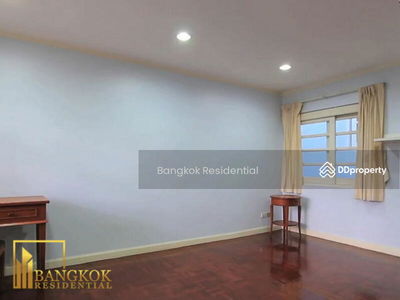 Townhouse in Compound, Bangkok, Thailand Townhouse in Compound, Bangkok, Thailand