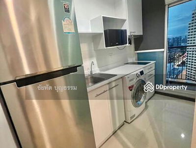 Life Ratchadapisek, Bangkok, Thailand Life Ratchadapisek, Bangkok, Thailand