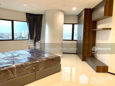 Central City East Tower, Bangkok, Thailand Central City East Tower, Bangkok, Thailand