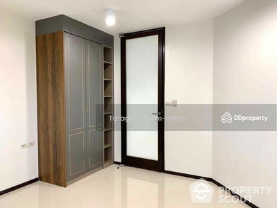 Central City East Tower, Bangkok, Thailand Central City East Tower, Bangkok, Thailand