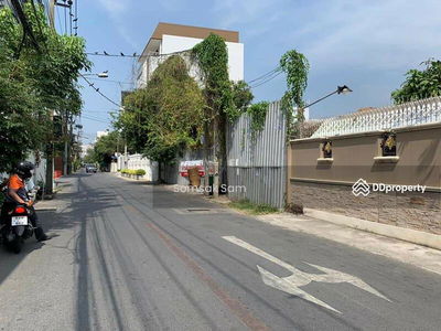Land for sale!! Sukhumvit near BTS Phra Khanong, Bangkok, Thailand Land for sale!! Sukhumvit near BTS Phra Khanong, Bangkok, Thailand