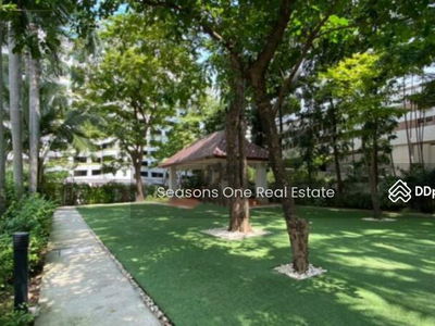 For Rent, Large Condo, 3 bedrooms, Soi Sukhumvit 11, Bangkok., Thailand For Rent, Large Condo, 3 bedrooms, Soi Sukhumvit 11, Bangkok., Thailand