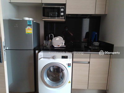 Park Origin Phrom Phong, Bangkok, Thailand Park Origin Phrom Phong, Bangkok, Thailand