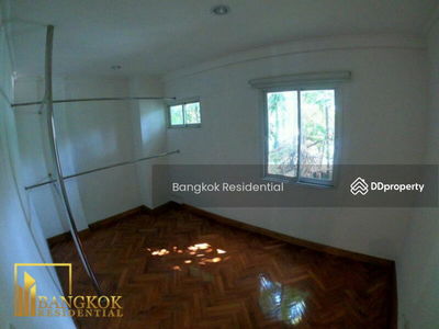 Navin Mansion, Bangkok, Thailand Navin Mansion, Bangkok, Thailand