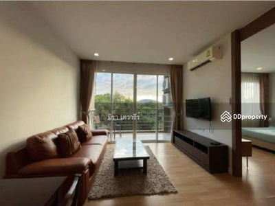 Green Lake Sriracha, Chon Buri, Thailand Green Lake Sriracha, Chon Buri, Thailand