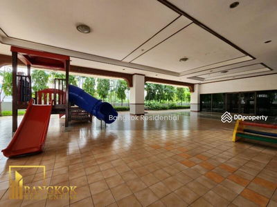 Sethiwan Palace Sukhumvit 4, Bangkok, Thailand Sethiwan Palace Sukhumvit 4, Bangkok, Thailand