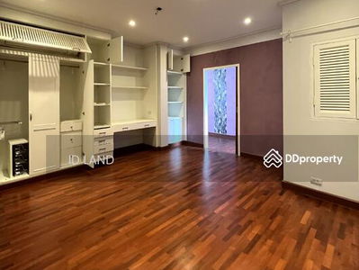 Single House with private pool for rent thonglor area, Bangkok, Thailand Single House with private pool for rent thonglor area, Bangkok, Thailand