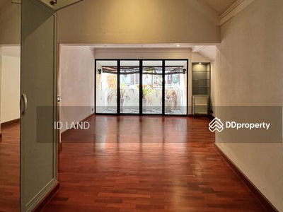 Single House with private pool for rent thonglor area, Bangkok, Thailand Single House with private pool for rent thonglor area, Bangkok, Thailand