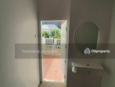 Spacious 5-Br House near BTS Thong Lor, Bangkok, Thailand Spacious 5-Br House near BTS Thong Lor, Bangkok, Thailand