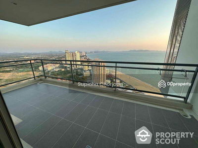 Reflection Jomtien Beach, Pattaya, Thailand Reflection Jomtien Beach, Pattaya, Thailand