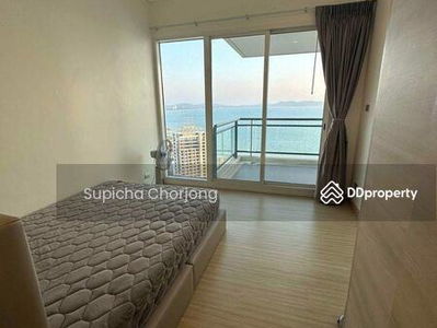 Reflection Jomtien Beach, Pattaya, Thailand Reflection Jomtien Beach, Pattaya, Thailand