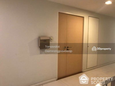 Issara At 42 Sukhumvit, Bangkok, Thailand Issara At 42 Sukhumvit, Bangkok, Thailand