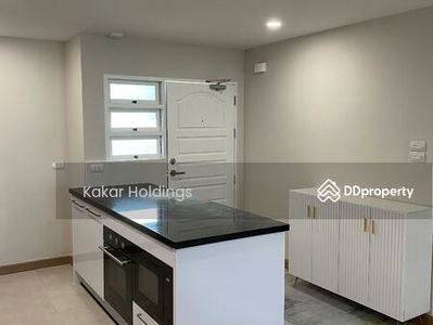 Supalai Place Sukhumvit 39, Bangkok, Thailand Supalai Place Sukhumvit 39, Bangkok, Thailand