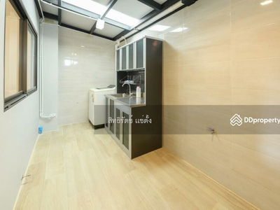 SHO Phatthanakan 32, Bangkok, Thailand SHO Phatthanakan 32, Bangkok, Thailand