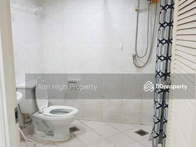 Royal Castle Sukhumvit, Bangkok, Thailand Royal Castle Sukhumvit, Bangkok, Thailand