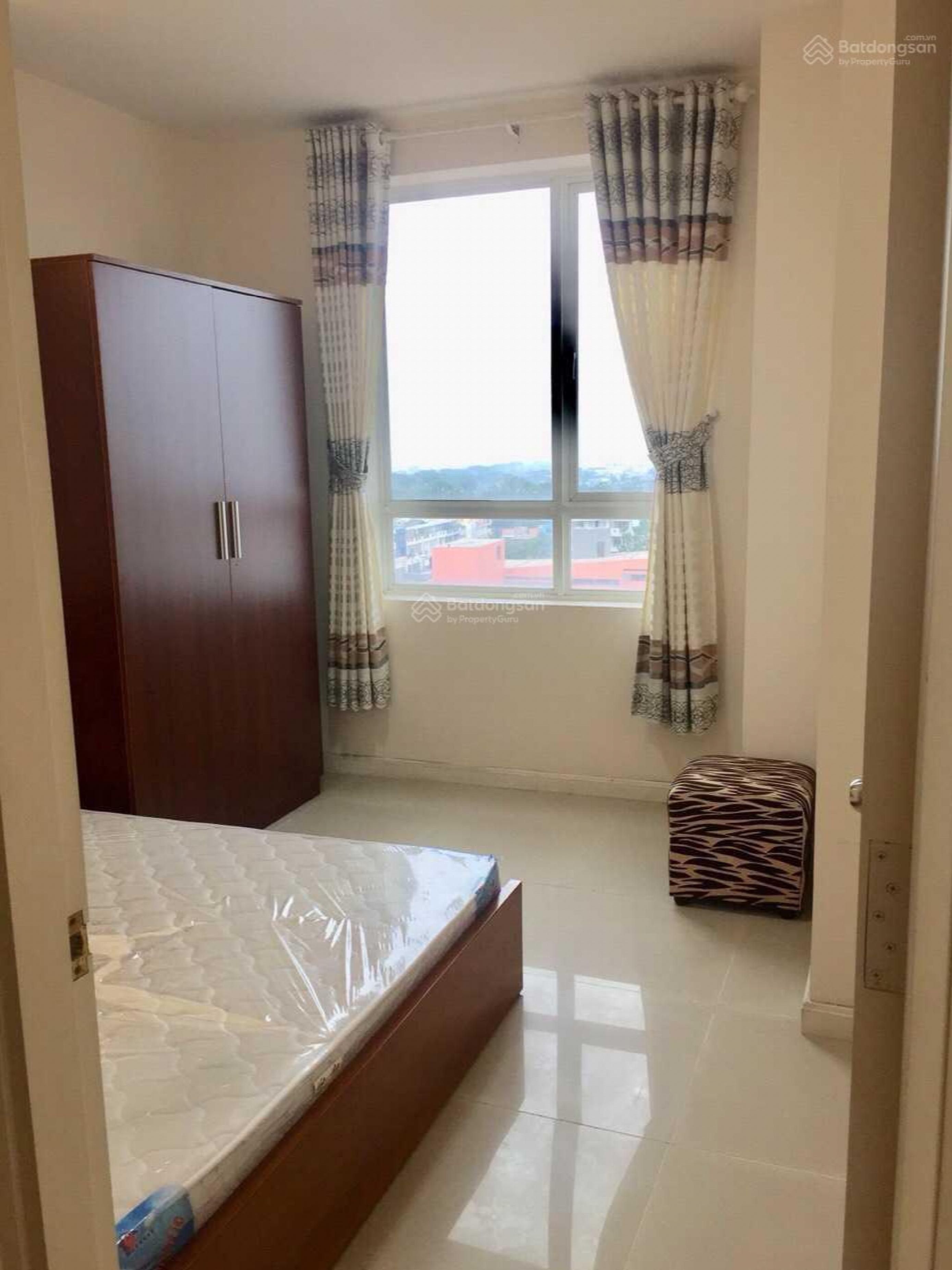 Hong Linh Plaza, Vietnam Hong Linh Plaza, Vietnam