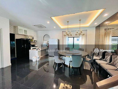 Burasiri Pattanakarn, Bangkok, Thailand Burasiri Pattanakarn, Bangkok, Thailand