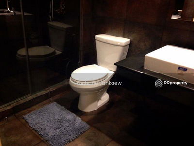 Voque Sukhumvit 16, Bangkok, Thailand Voque Sukhumvit 16, Bangkok, Thailand