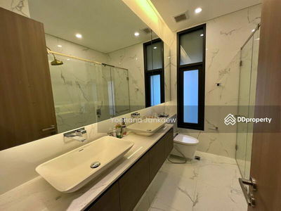 Siamese Sukhumvit 48, Bangkok, Thailand Siamese Sukhumvit 48, Bangkok, Thailand