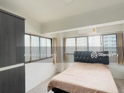 Thonglor Tower, Bangkok, Thailand Thonglor Tower, Bangkok, Thailand