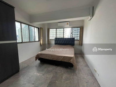 Thonglor Tower, Bangkok, Thailand Thonglor Tower, Bangkok, Thailand