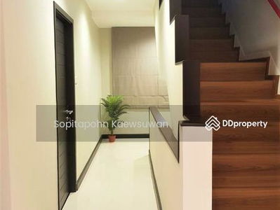 10110, Bangkok, Thailand 10110, Bangkok, Thailand