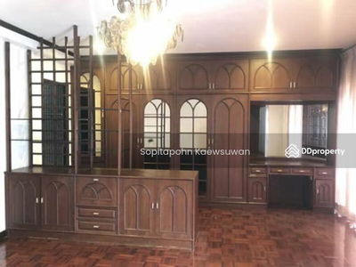 10110, Bangkok, Thailand 10110, Bangkok, Thailand