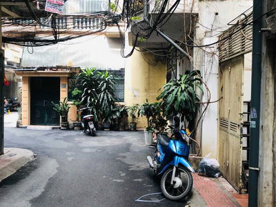 Gehäuse In Hanoi, Vietnam  Gehäuse In Hanoi, Vietnam