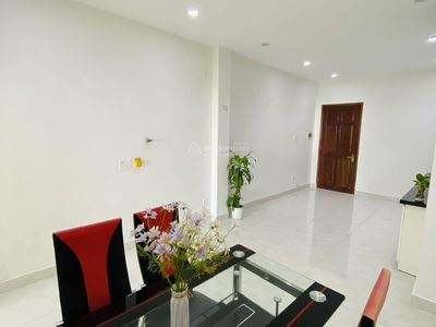 Hoang Van Thu Street, Vietnam Hoang Van Thu Street, Vietnam