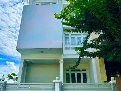 Gehäuse In Nha Be, Vietnam  Gehäuse In Nha Be, Vietnam